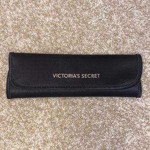 NWOT Victoria’s Secret Limited Edition Makeup Brush Holder Classic Black Case